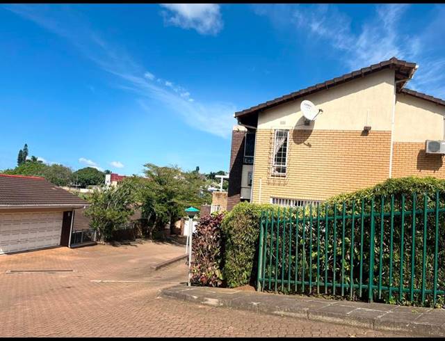 3 BEDROOM TOWNHOUSE FOR SALE IN FAIRVIEW